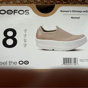 Omega Women's eeZee Nomad Beige canvas slip-on size 8
